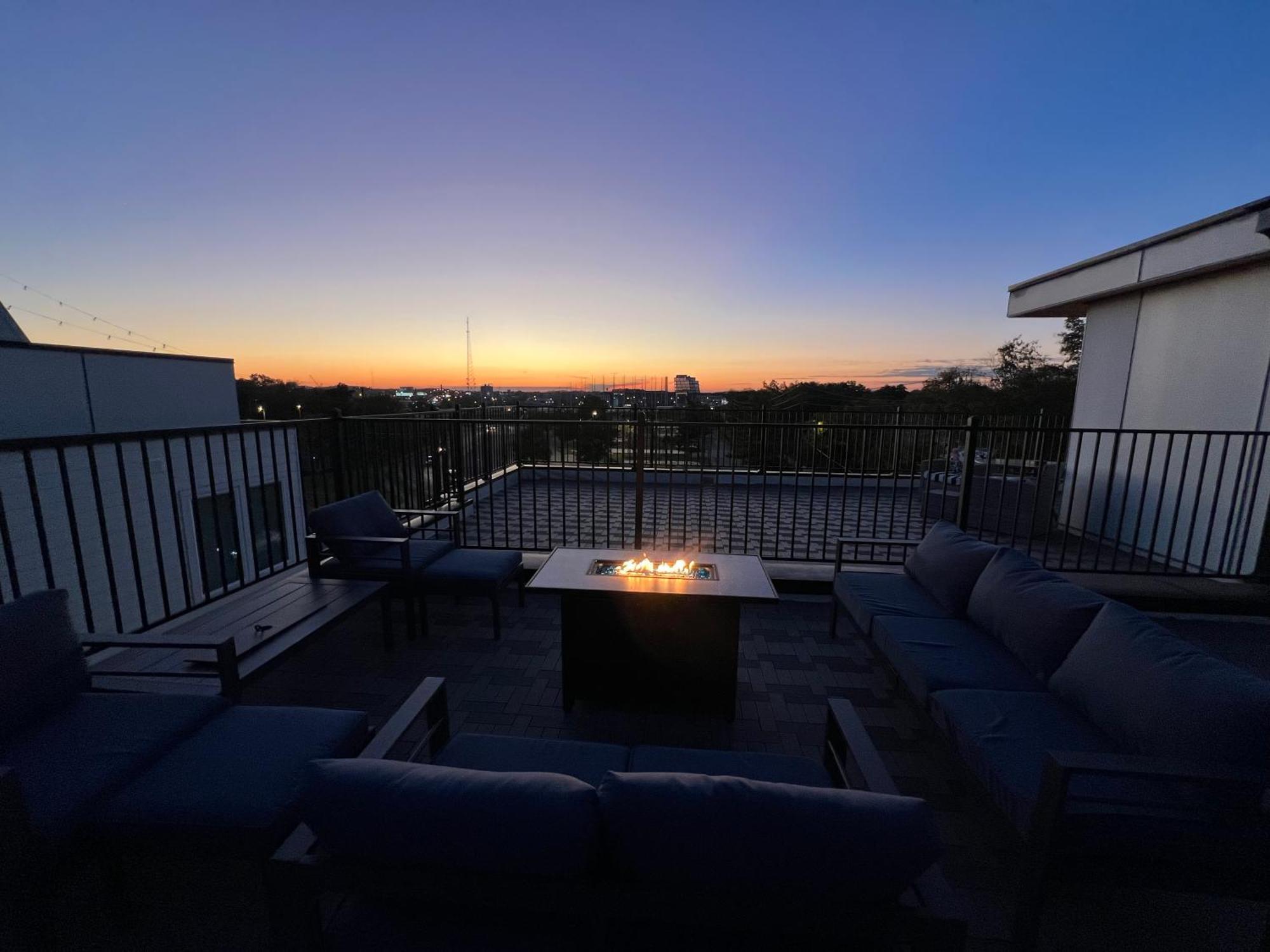 New Elevations Rooftop 5 Min To Downtown Nash Нашвил Екстериор снимка